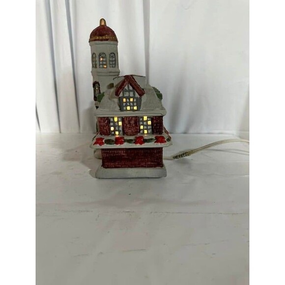 RARE Lemax Victoria Station Lighted Christmas Holiday Village House Decor - Picture 3 of 10